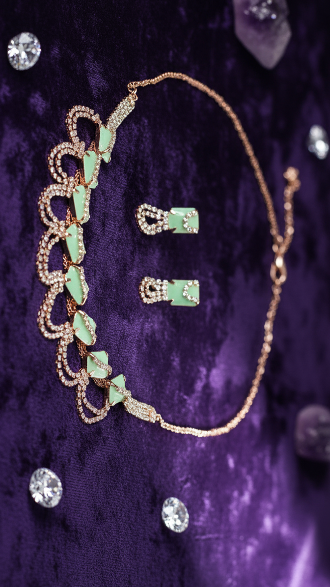 Royal Emerald &amp; Diamond Necklace Set